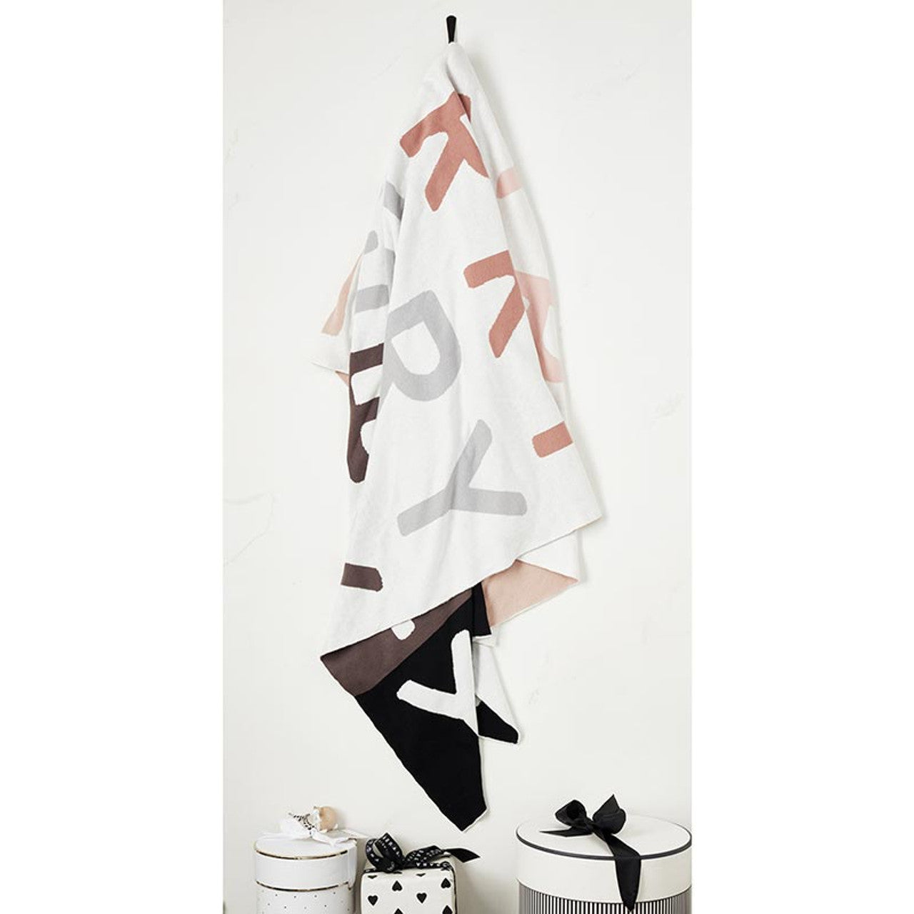 Holiday Luxe Throw – Merry