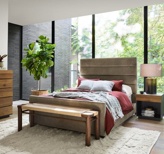 Daphne King Bed