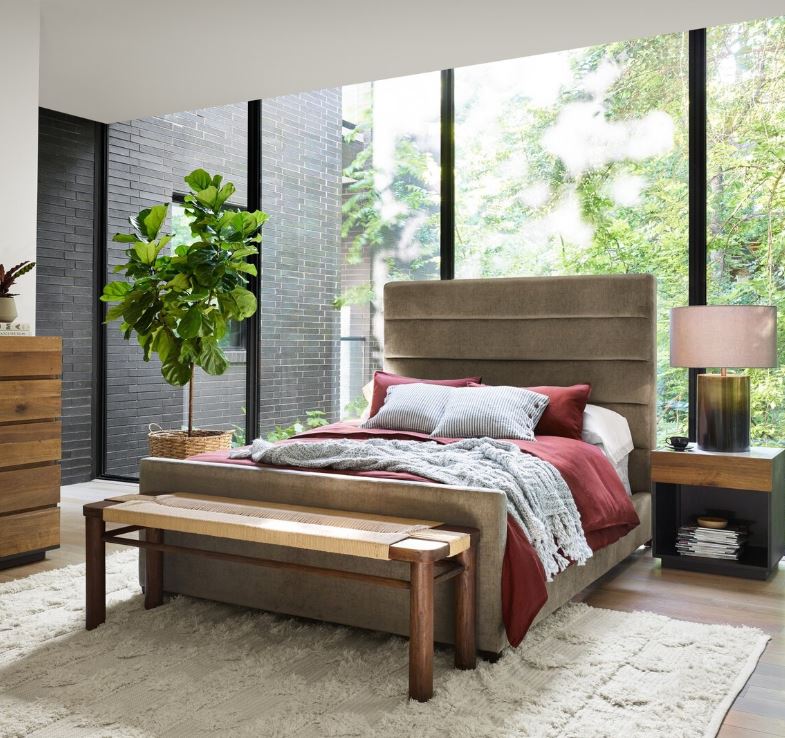 Daphne King Bed