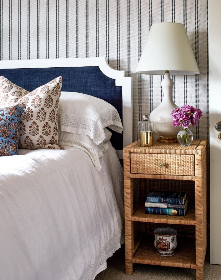 Isla Nightstand